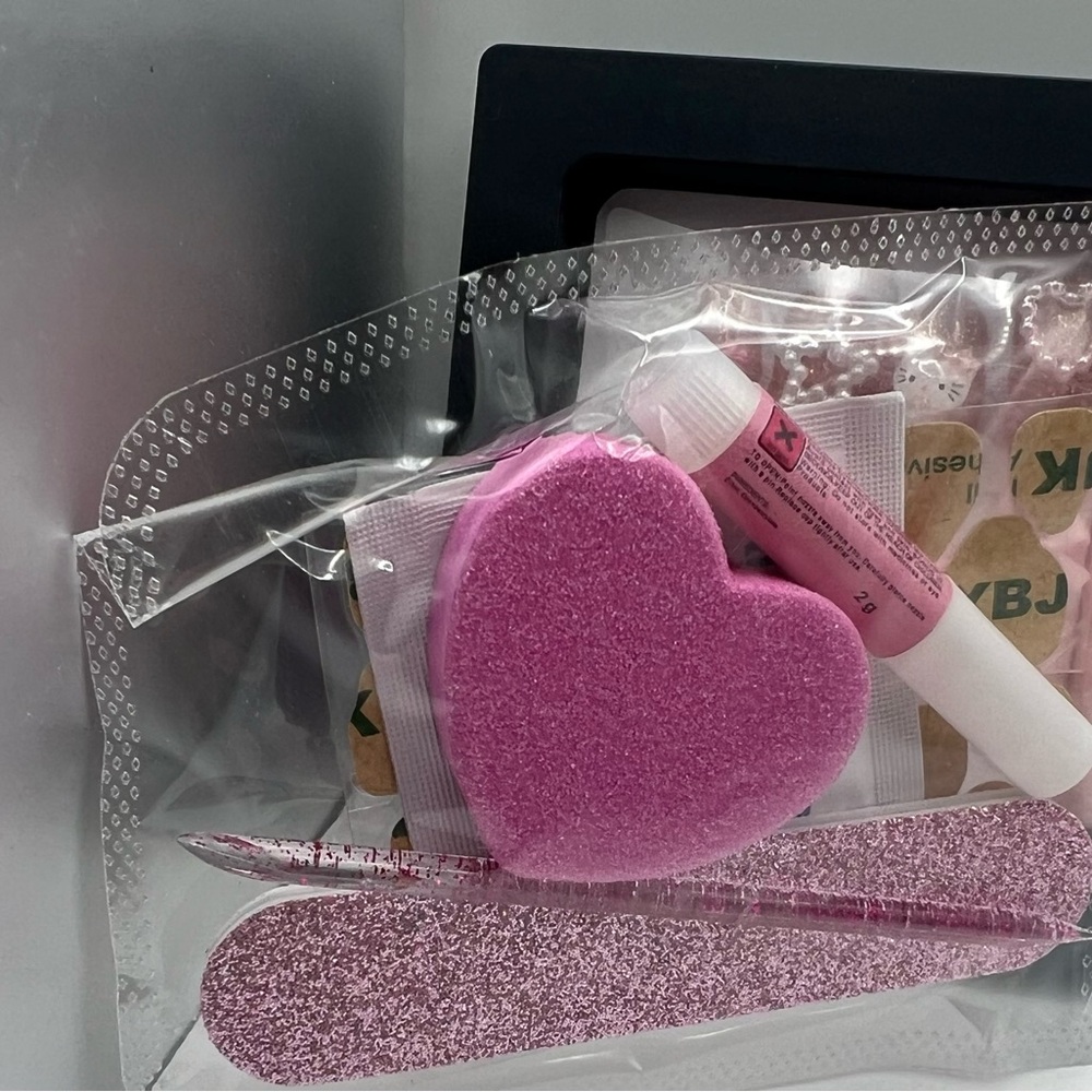 10 pcs Hello Kitty Inspired Press On Nails Set - Picture 4 of 6